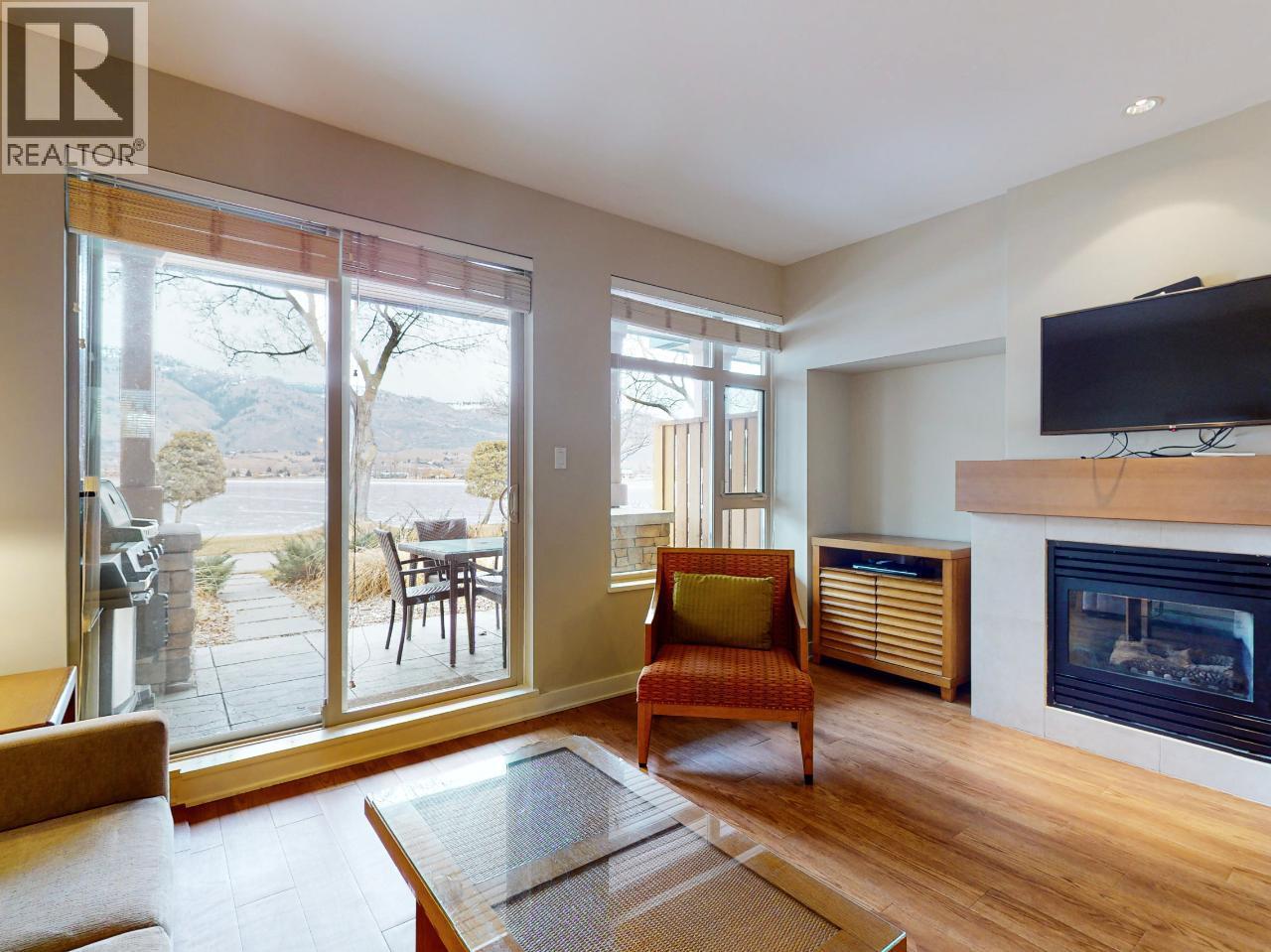 #14 15 PARK Place - 19