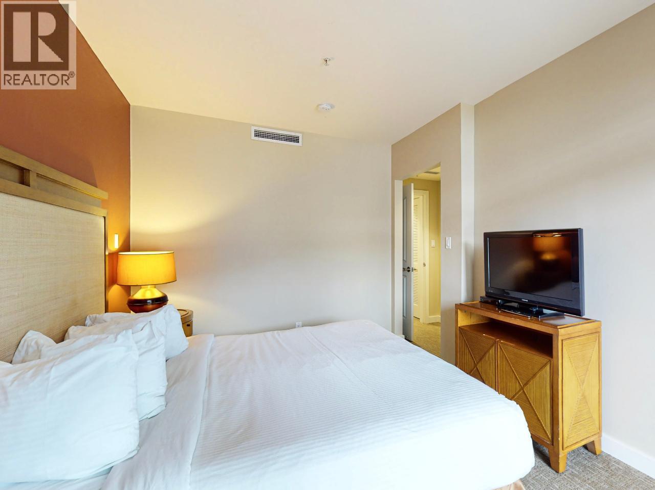 #14 15 PARK Place - 15