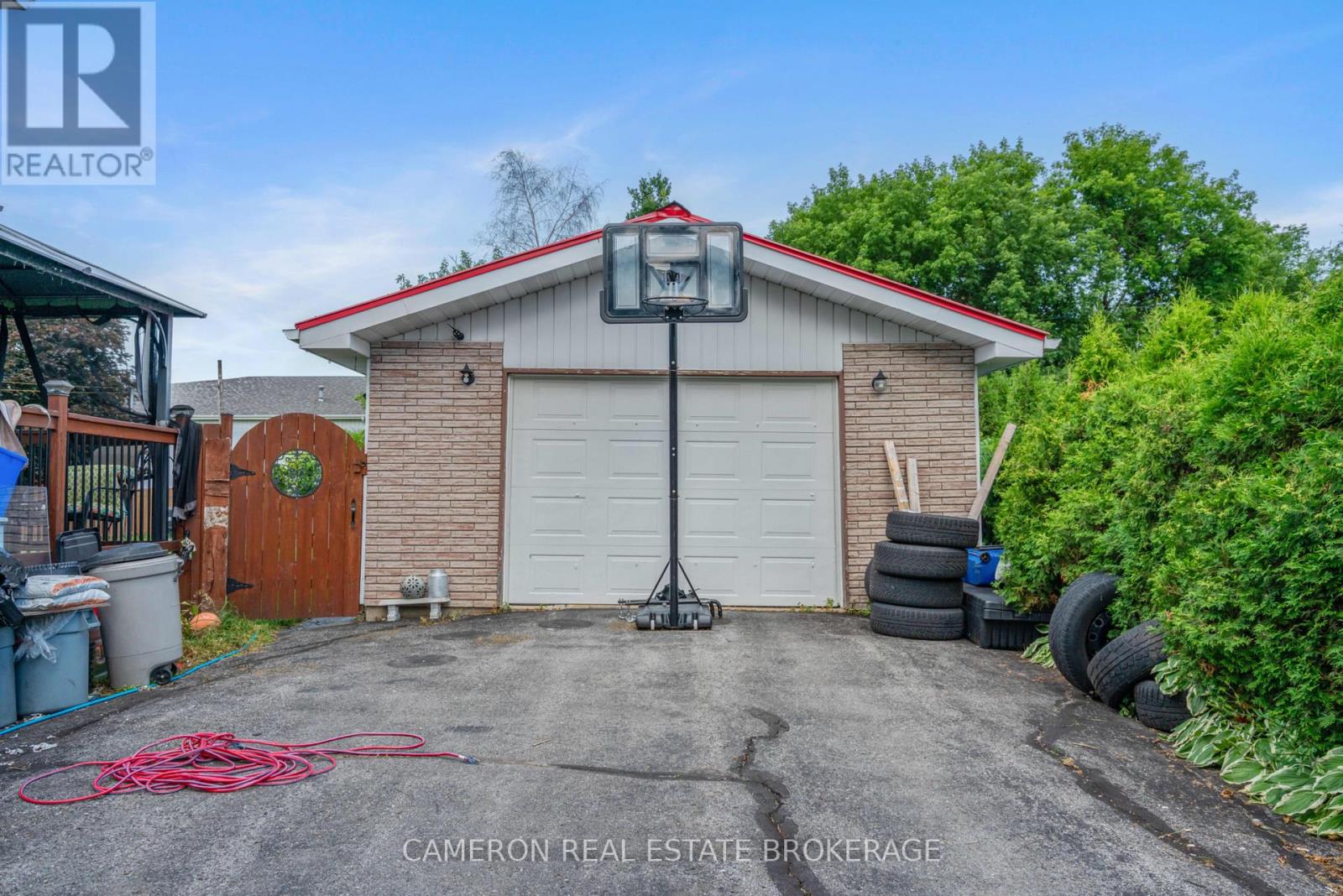 3271 BRUCE STREET - 23