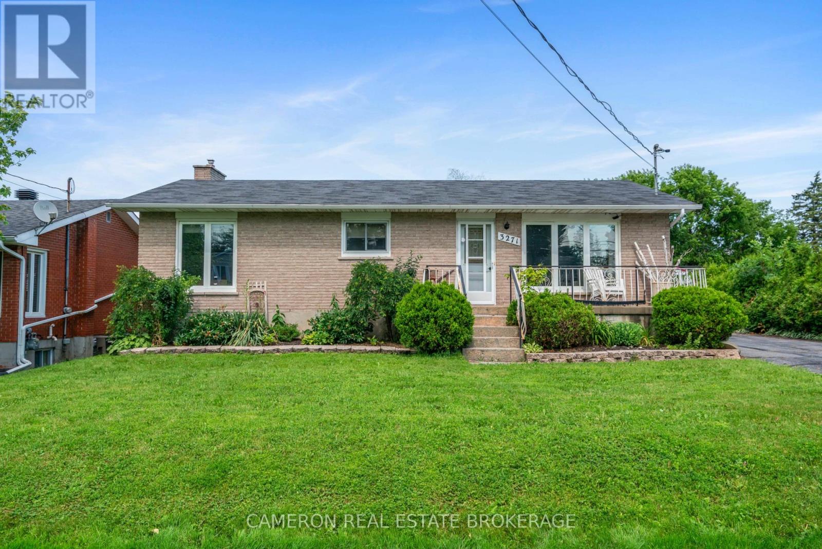 3271 BRUCE STREET - 24