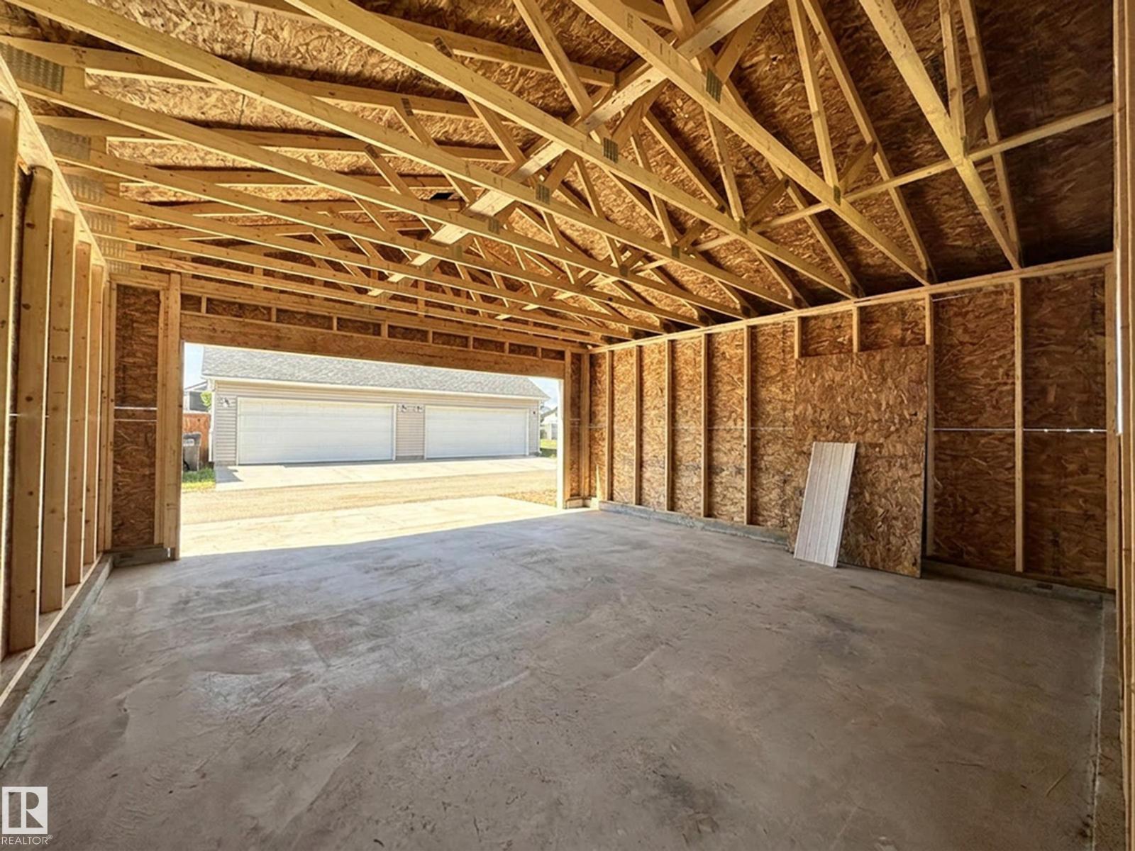 16464 15 AV SW - 25