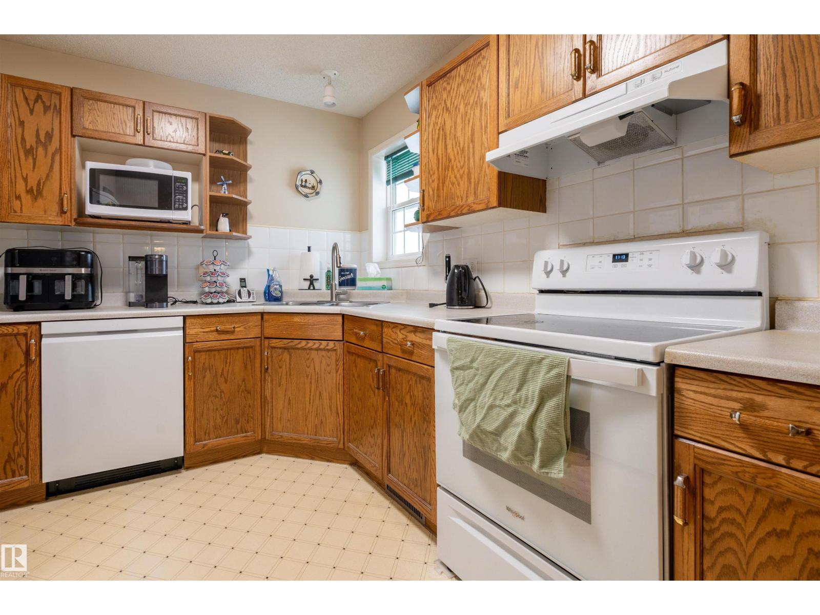 #48 3311 58 ST NW - 11