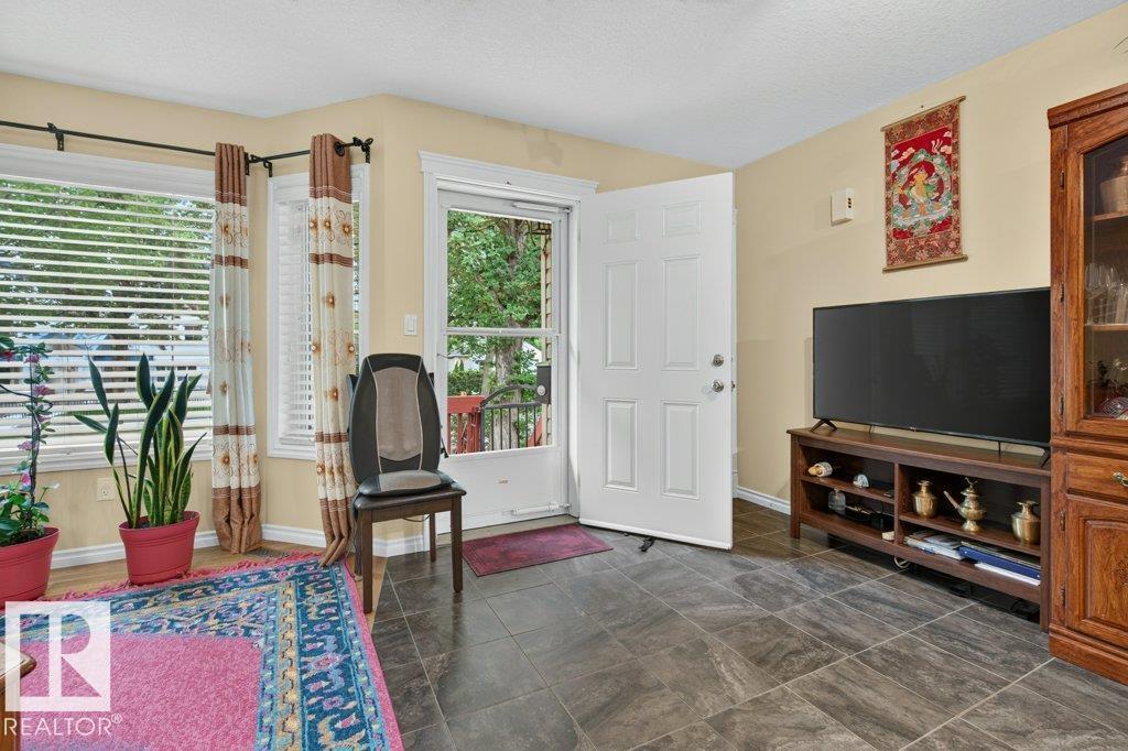 11330 101 ST NW - 3