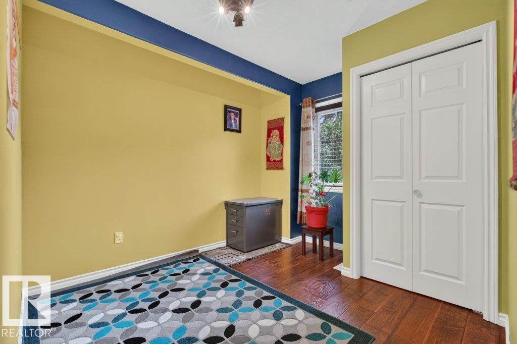 11330 101 ST NW - 11