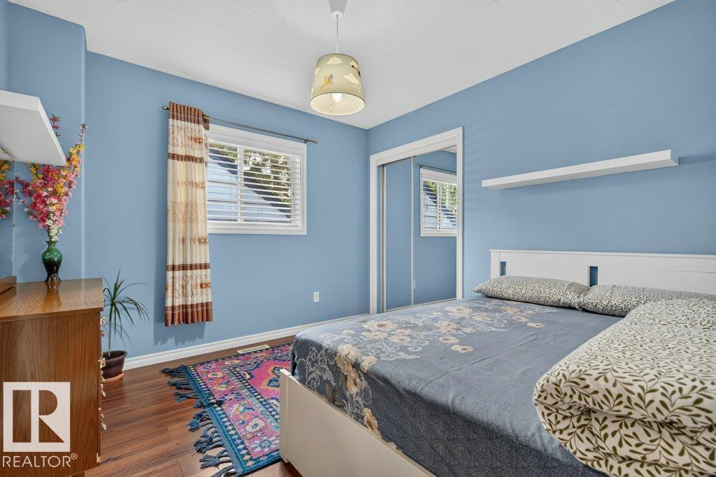 11330 101 ST NW - 10