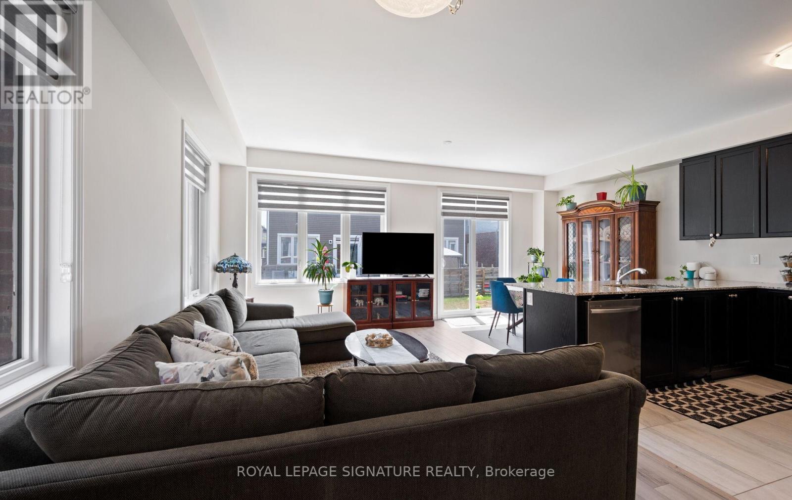 60 BROWN STREET - 20