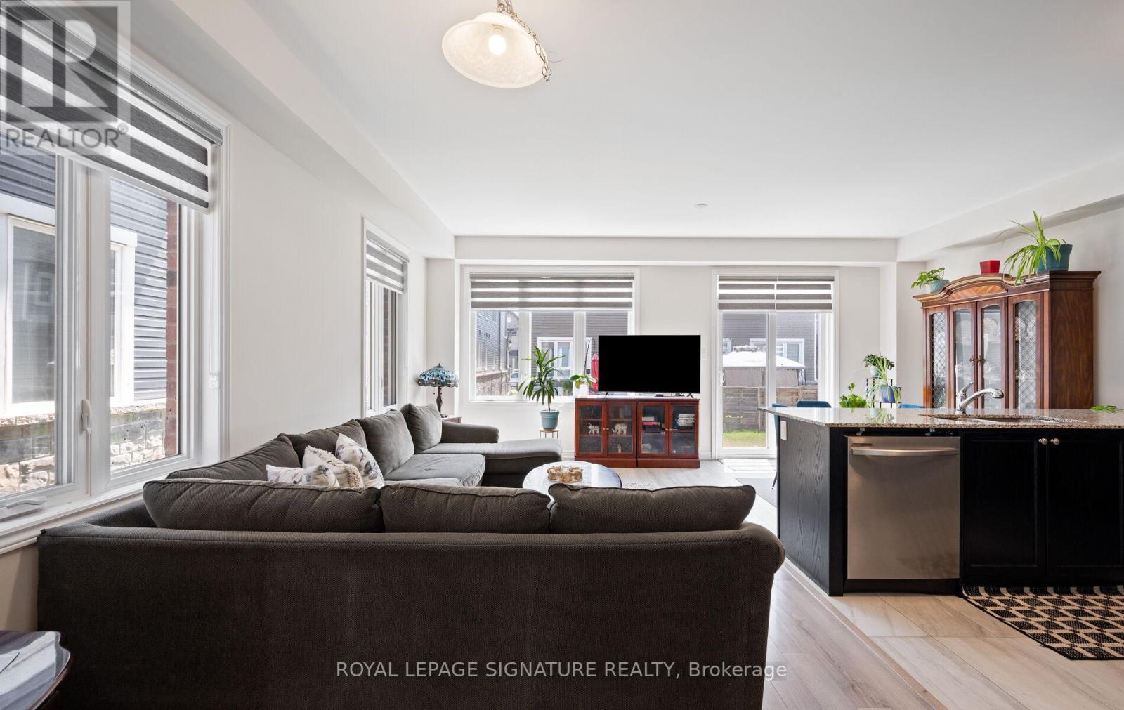 60 BROWN STREET - 22