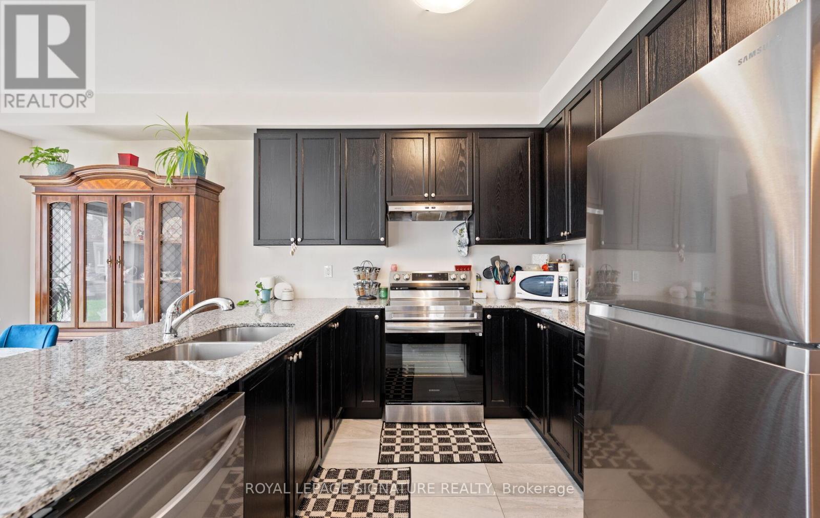 60 BROWN STREET - 24