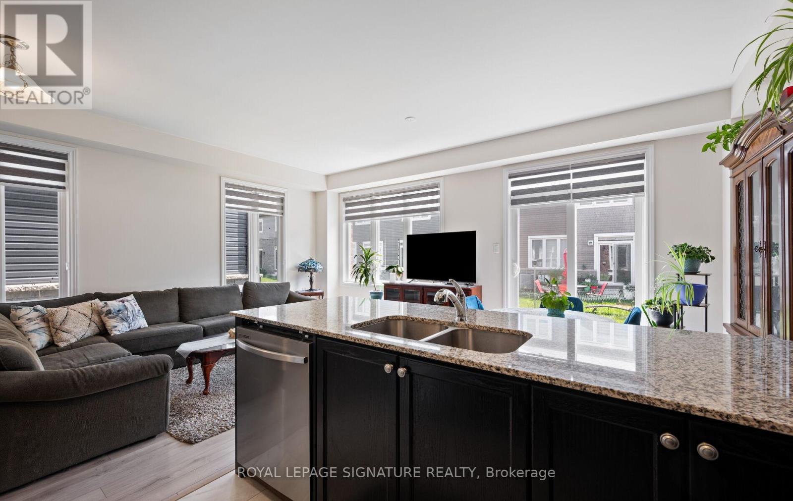 60 BROWN STREET - 26