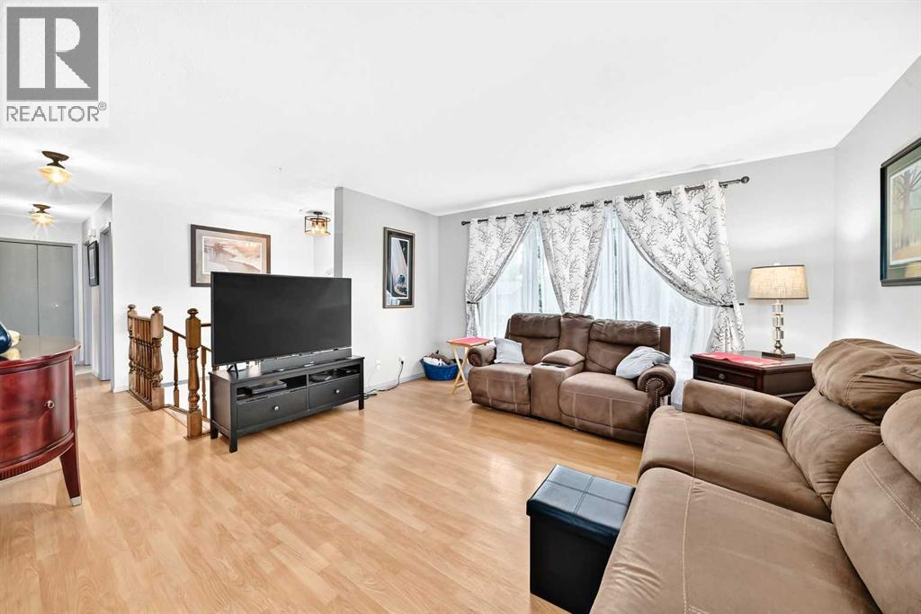 5328 38 Street — photo 7