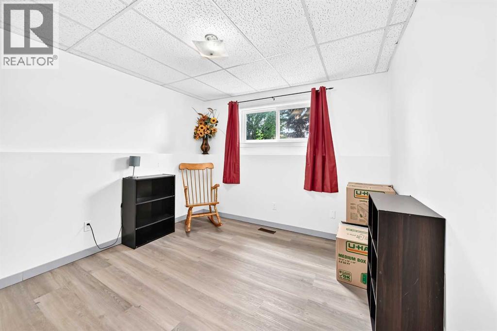 5328 38 Street — photo 22