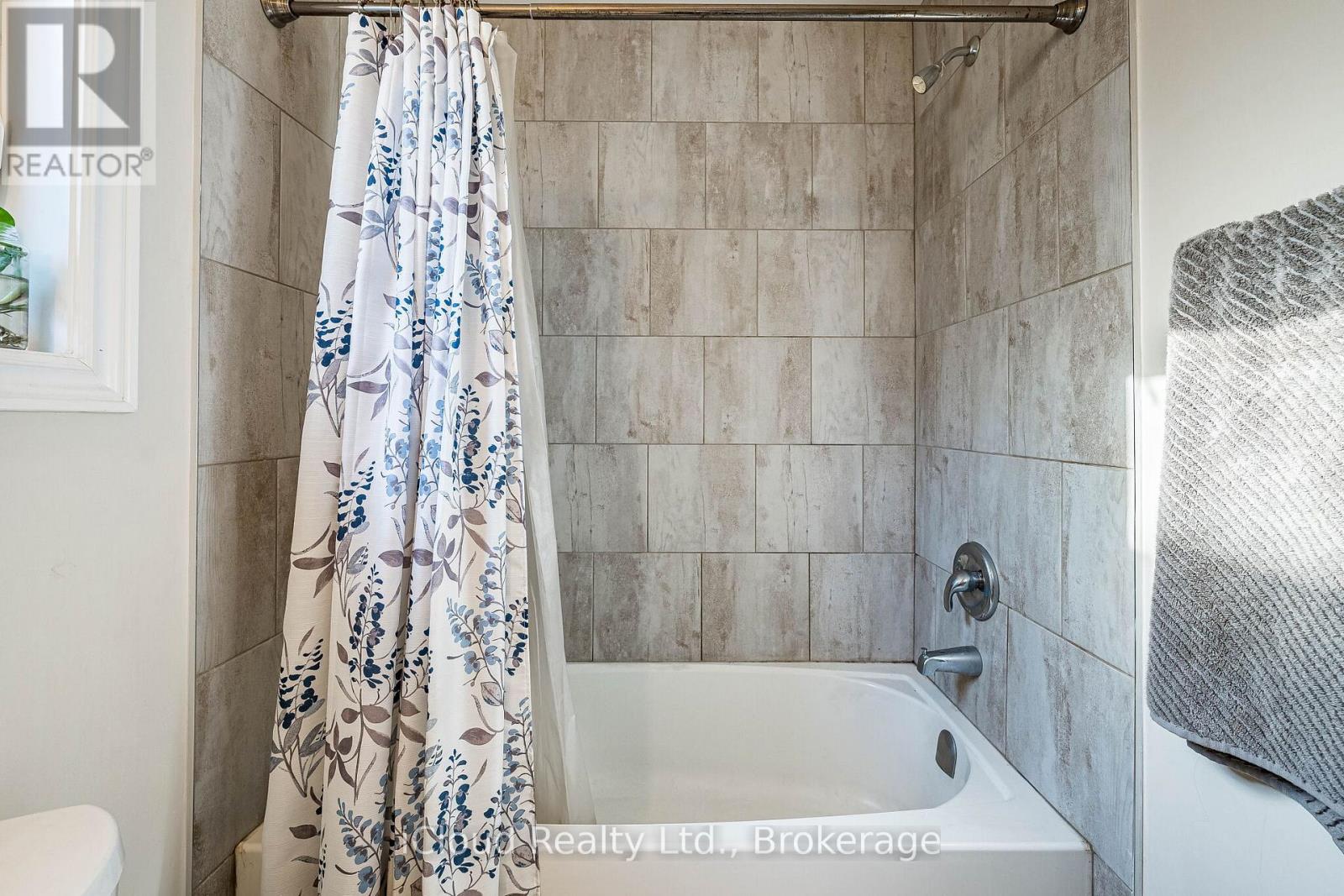 235 MEAD AVENUE - 23