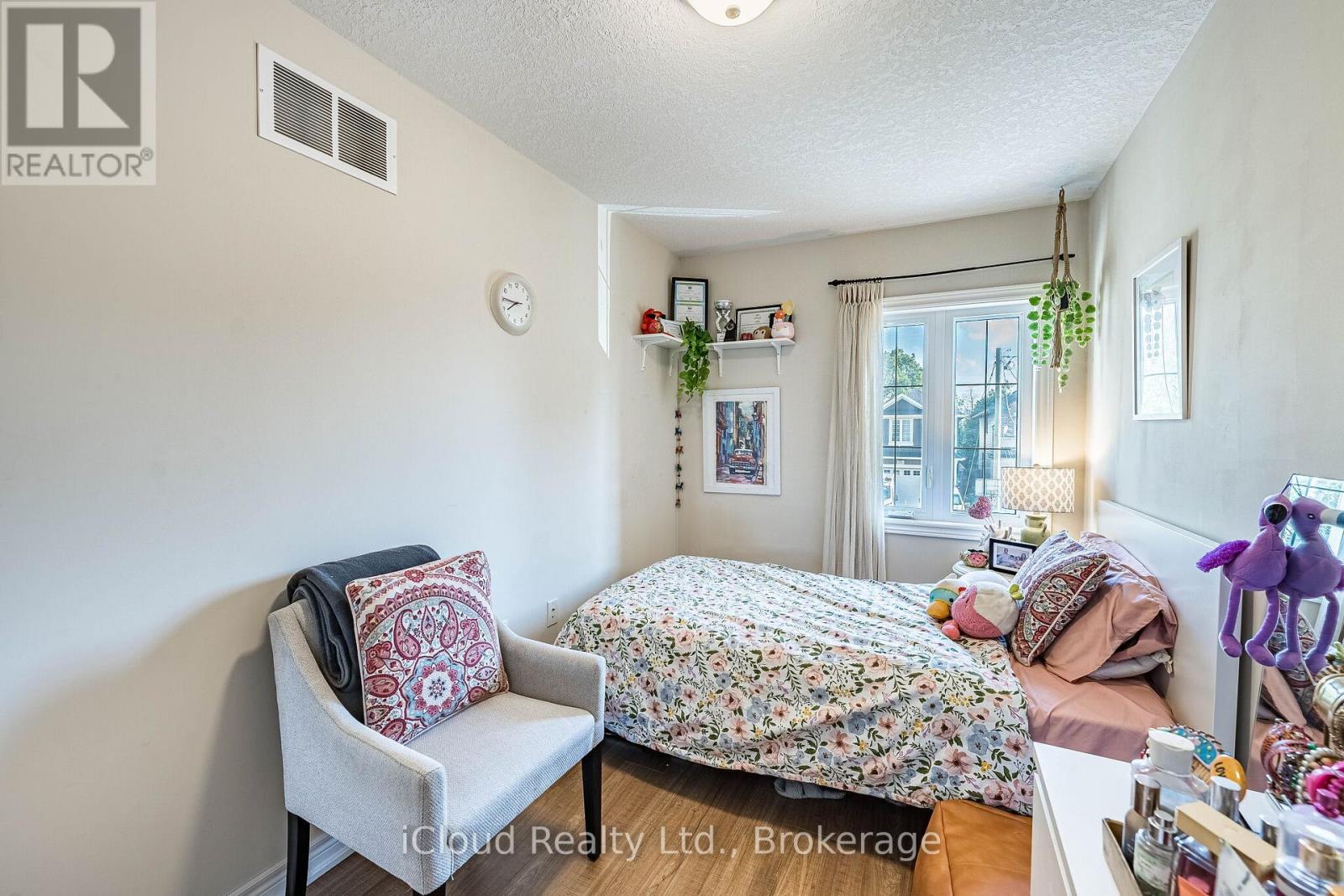 235 MEAD AVENUE - 39