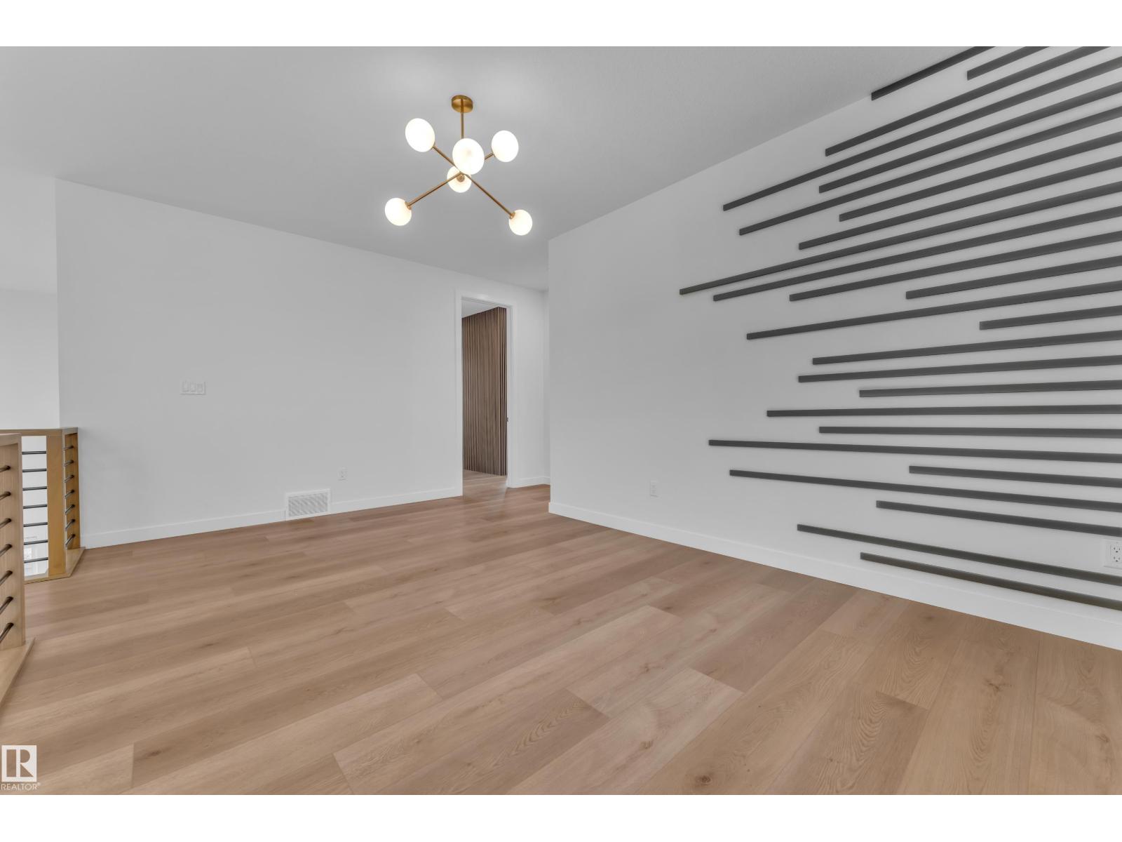 6408 26 ST NE - 11