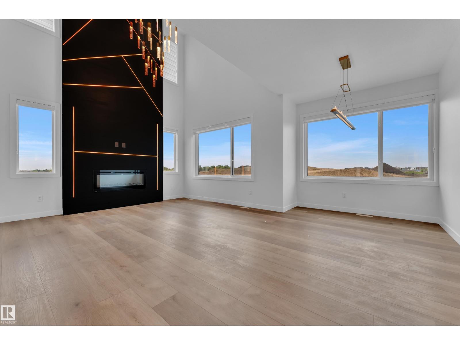 6408 26 ST NE - 19