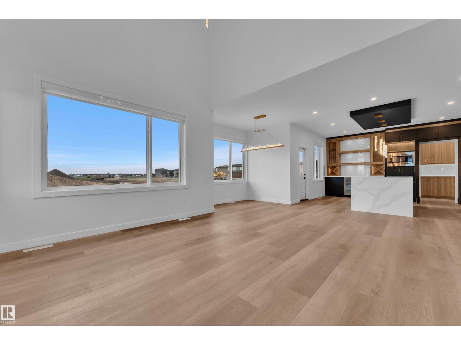 6408 26 ST NE - 21
