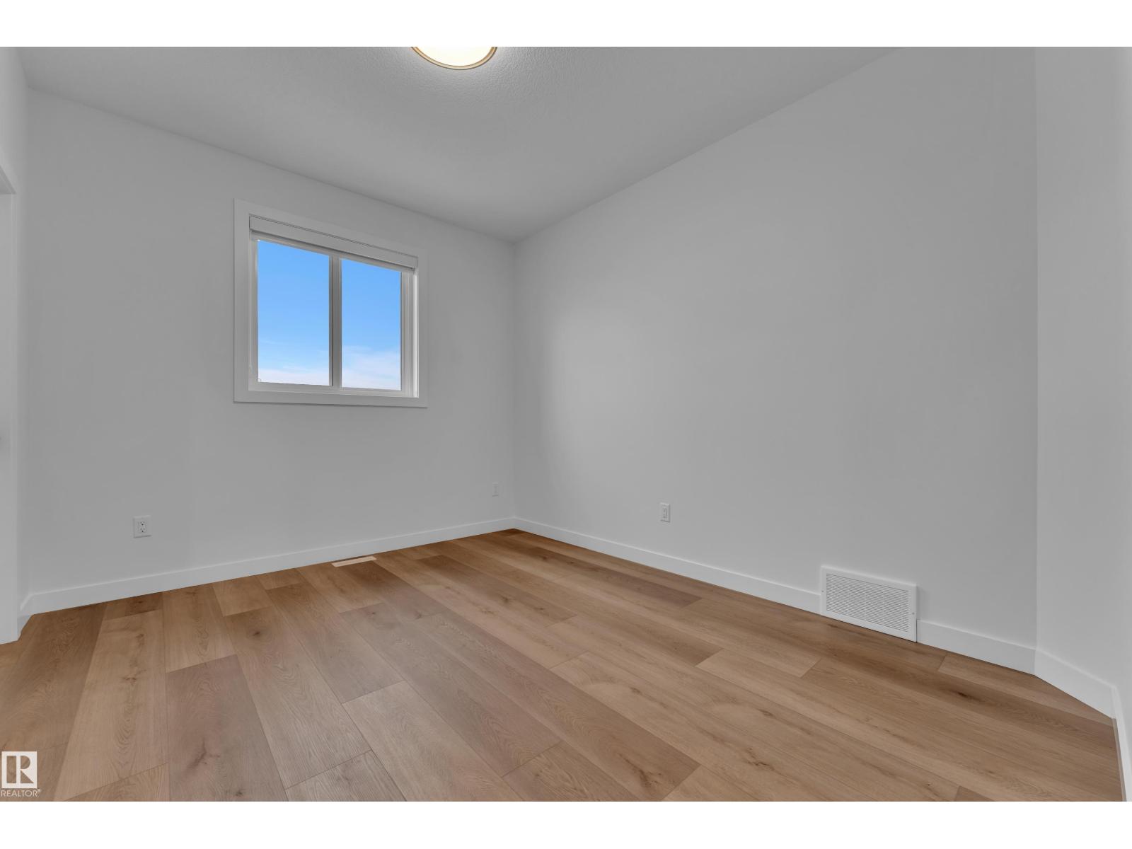 6408 26 ST NE - 29