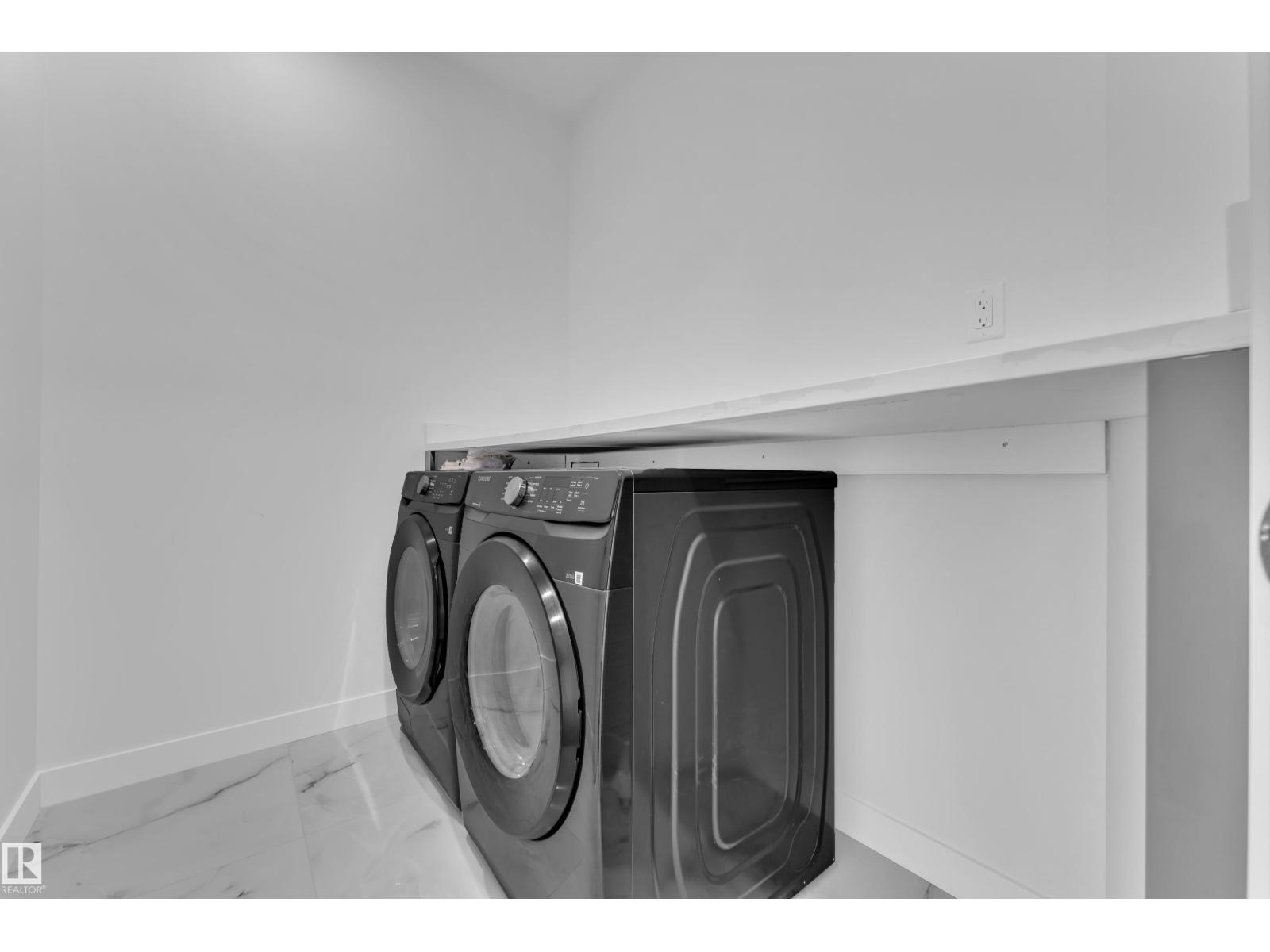 6408 26 ST NE - 30