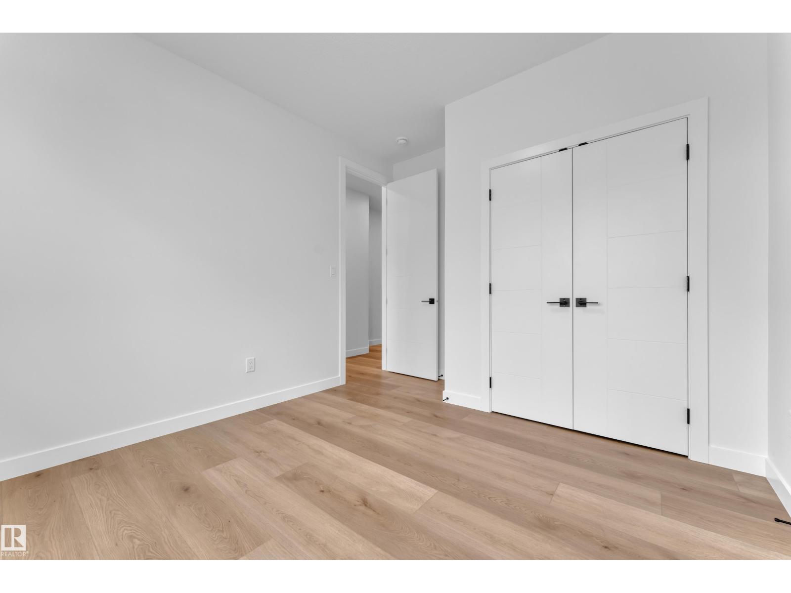 6408 26 ST NE - 31