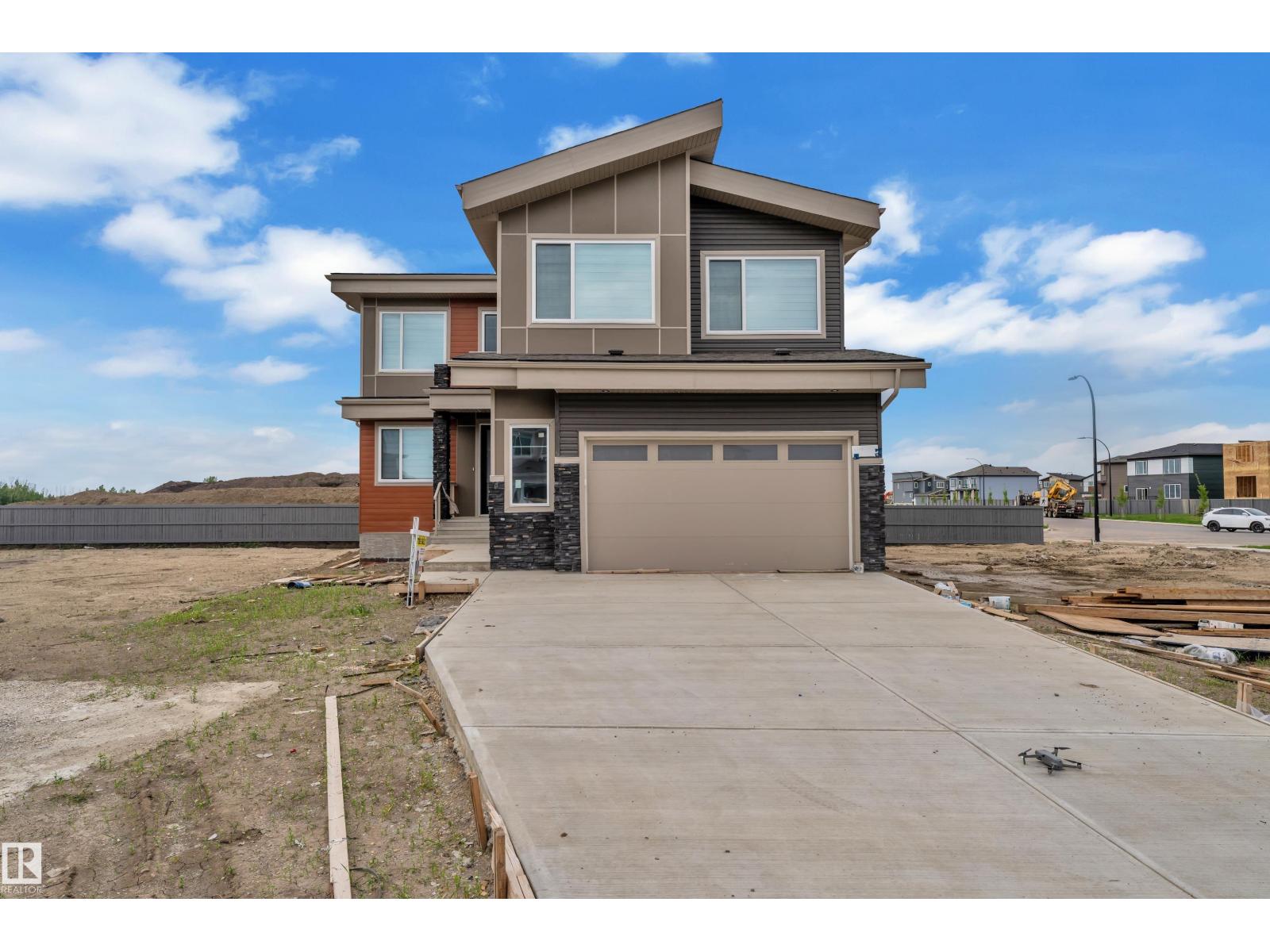 6408 26 ST NE - 33