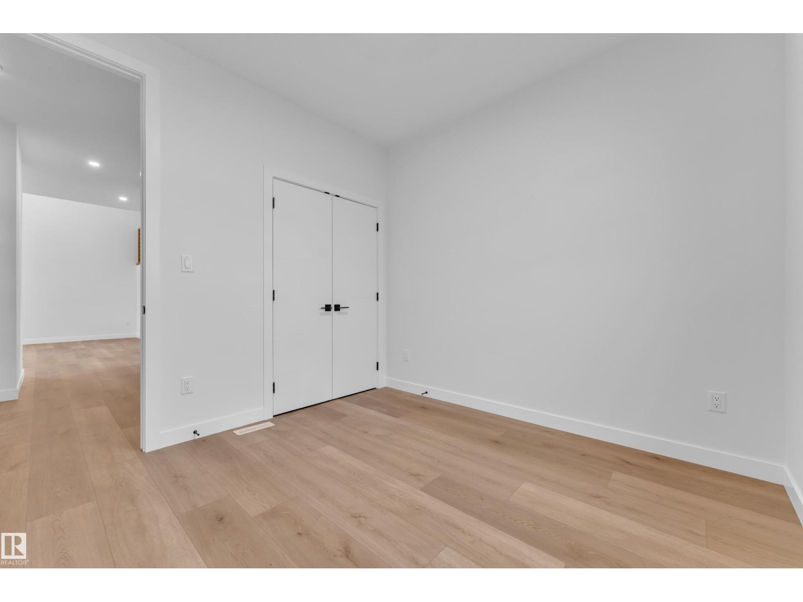 6408 26 ST NE - 35