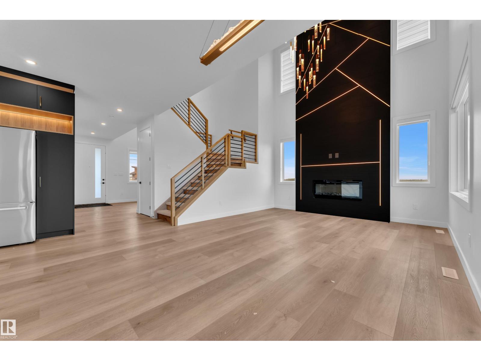 6408 26 ST NE - 36