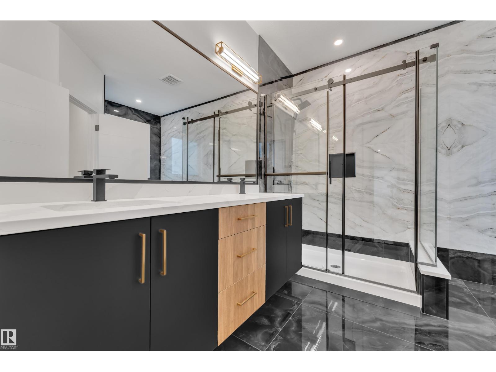 6408 26 ST NE - 41