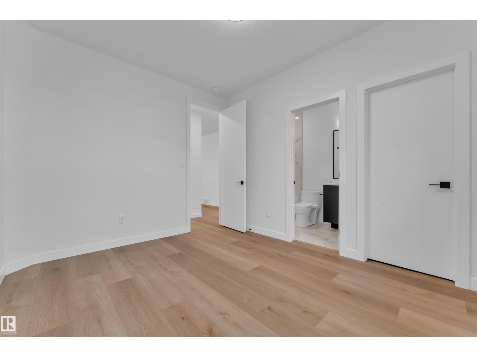 6408 26 ST NE - 44