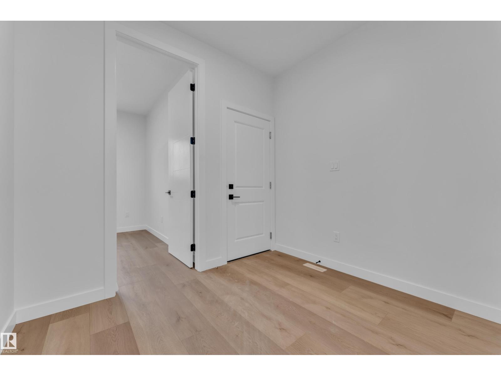6408 26 ST NE - 9