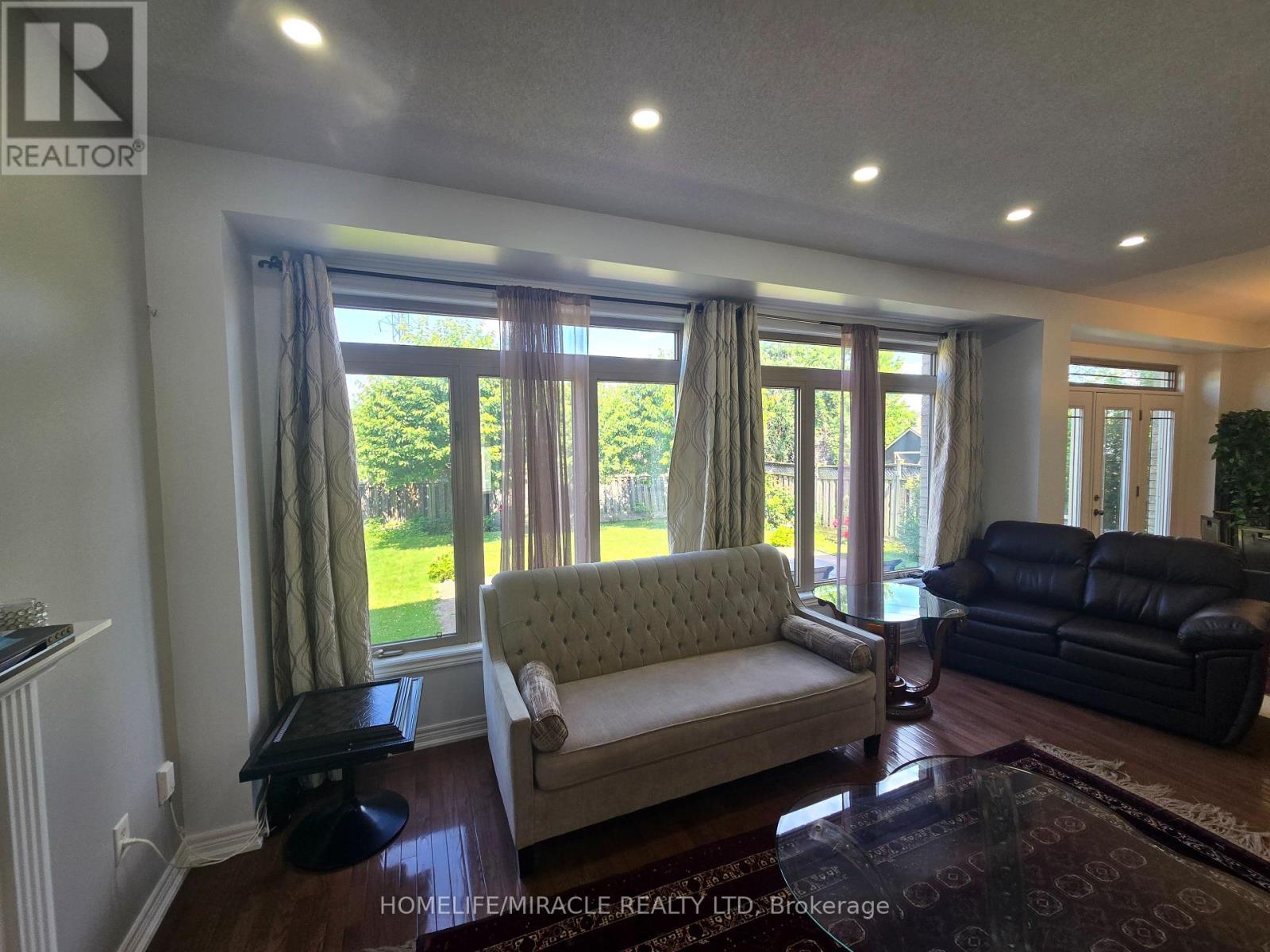 197 CLOVERLEAF DRIVE - 12