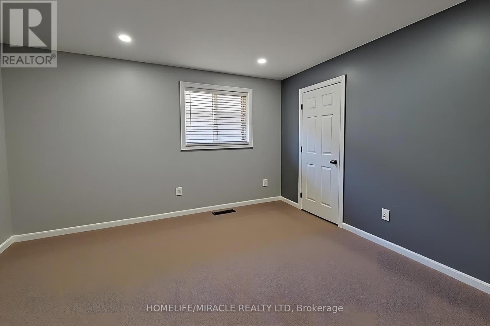 197 CLOVERLEAF DRIVE - 35