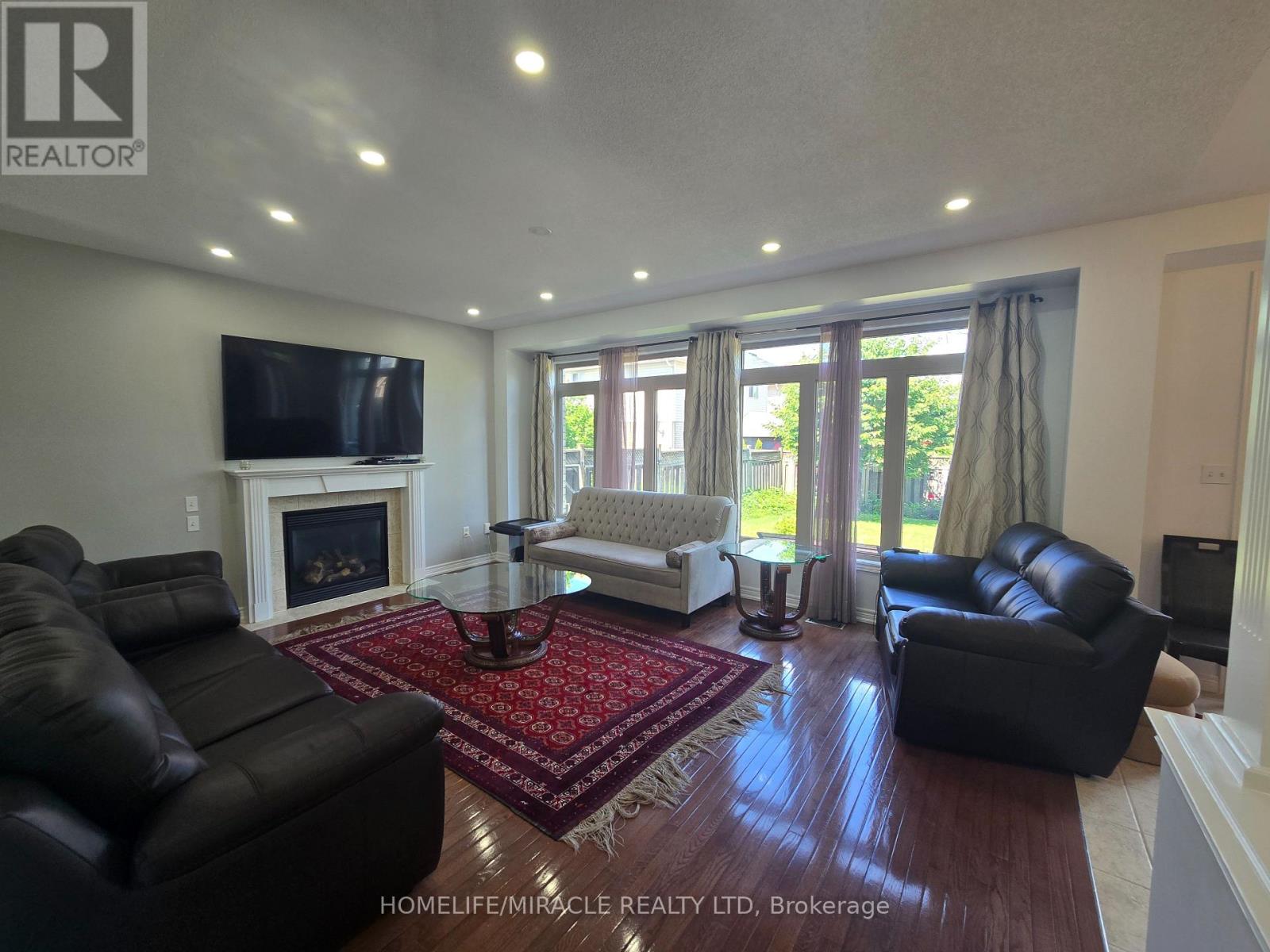 197 CLOVERLEAF DRIVE - 10