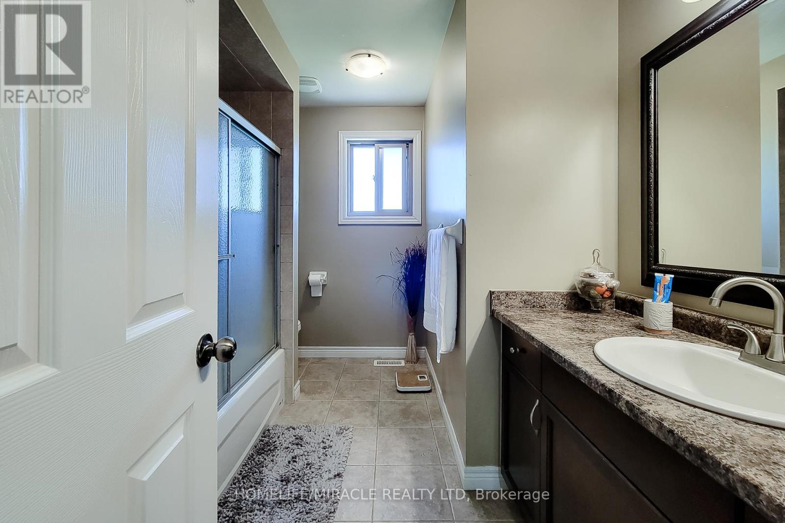 197 CLOVERLEAF DRIVE - 33