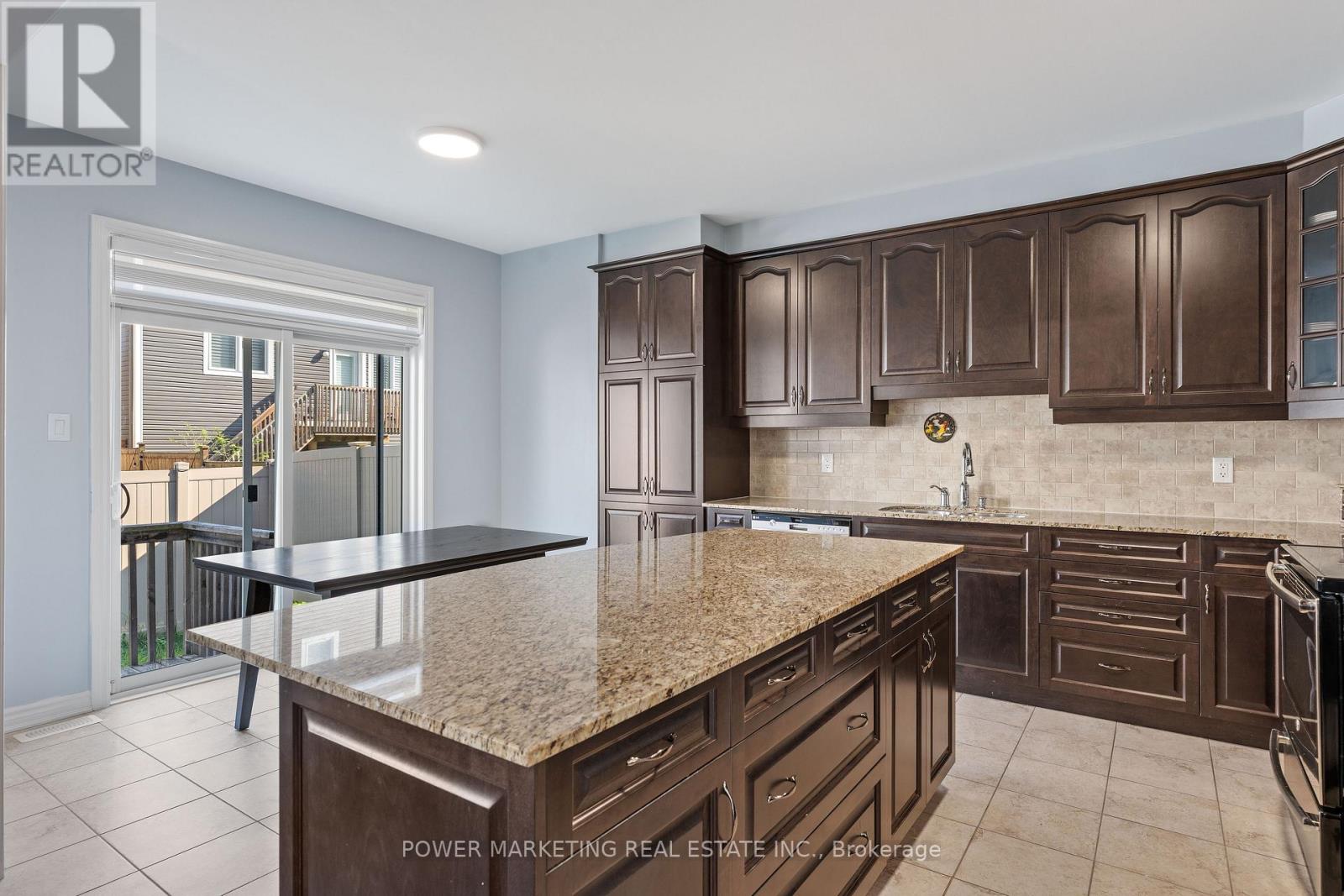 241 RUE DES SOLDATS RIENDEAU STREET - 15