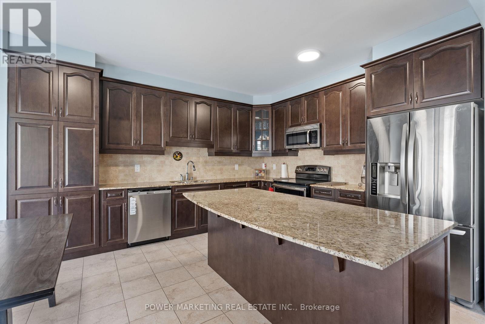 241 RUE DES SOLDATS RIENDEAU STREET - 17