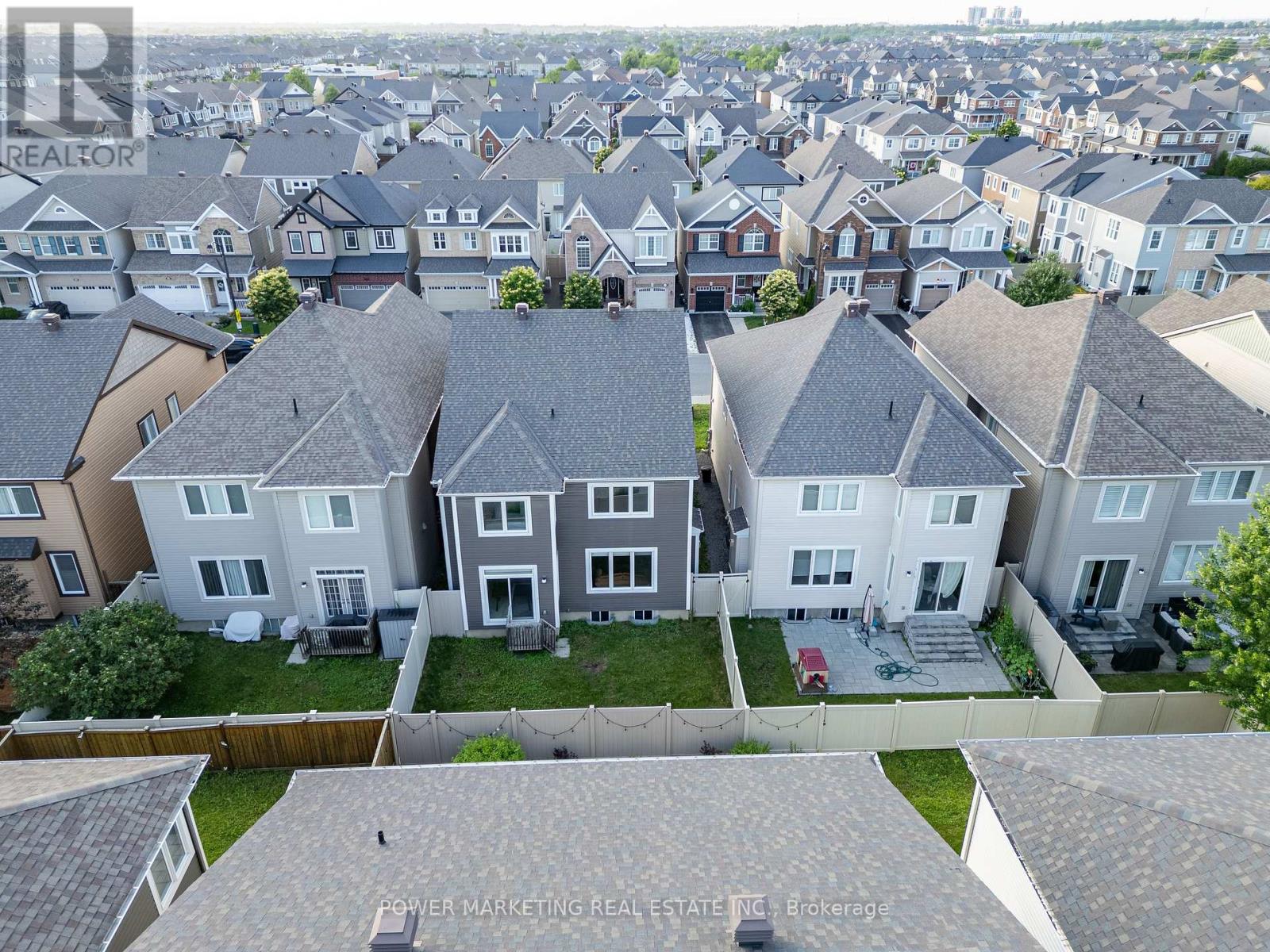 241 RUE DES SOLDATS RIENDEAU STREET - 43