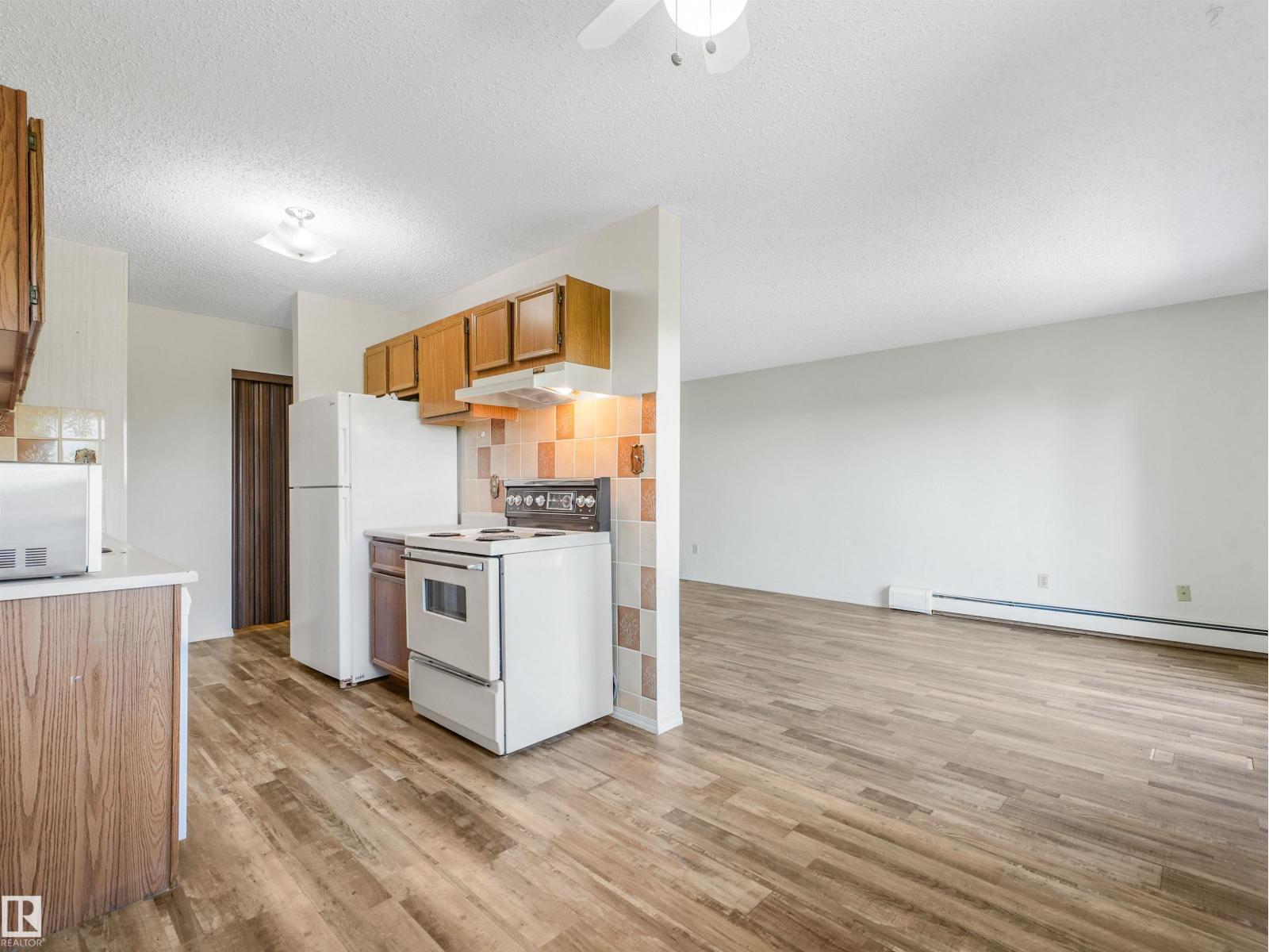 #403 11115 74 ST NW - 23