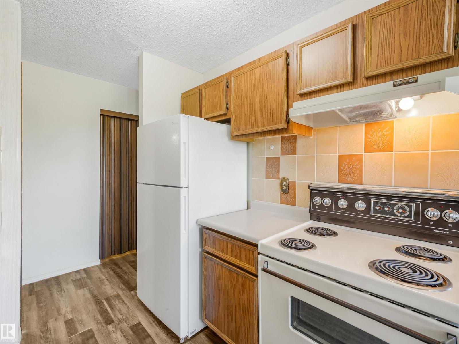 #403 11115 74 ST NW - 26