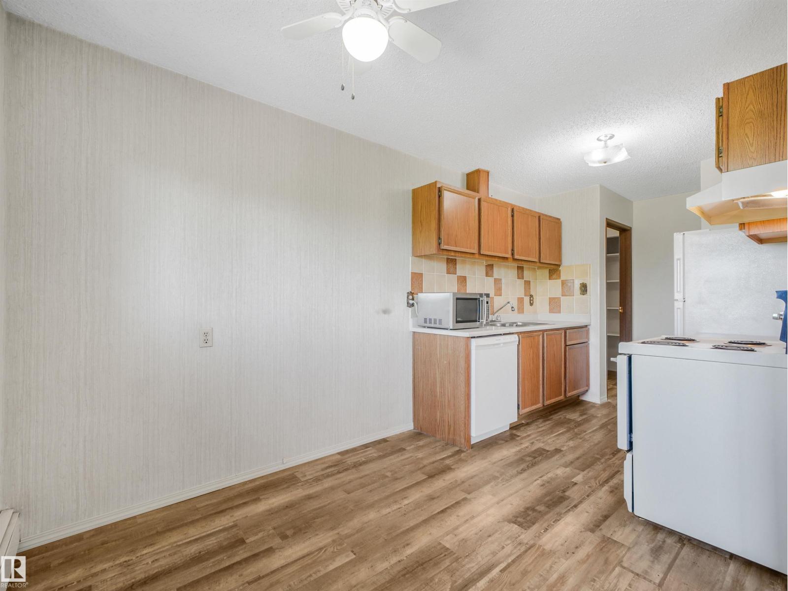 #403 11115 74 ST NW - 28