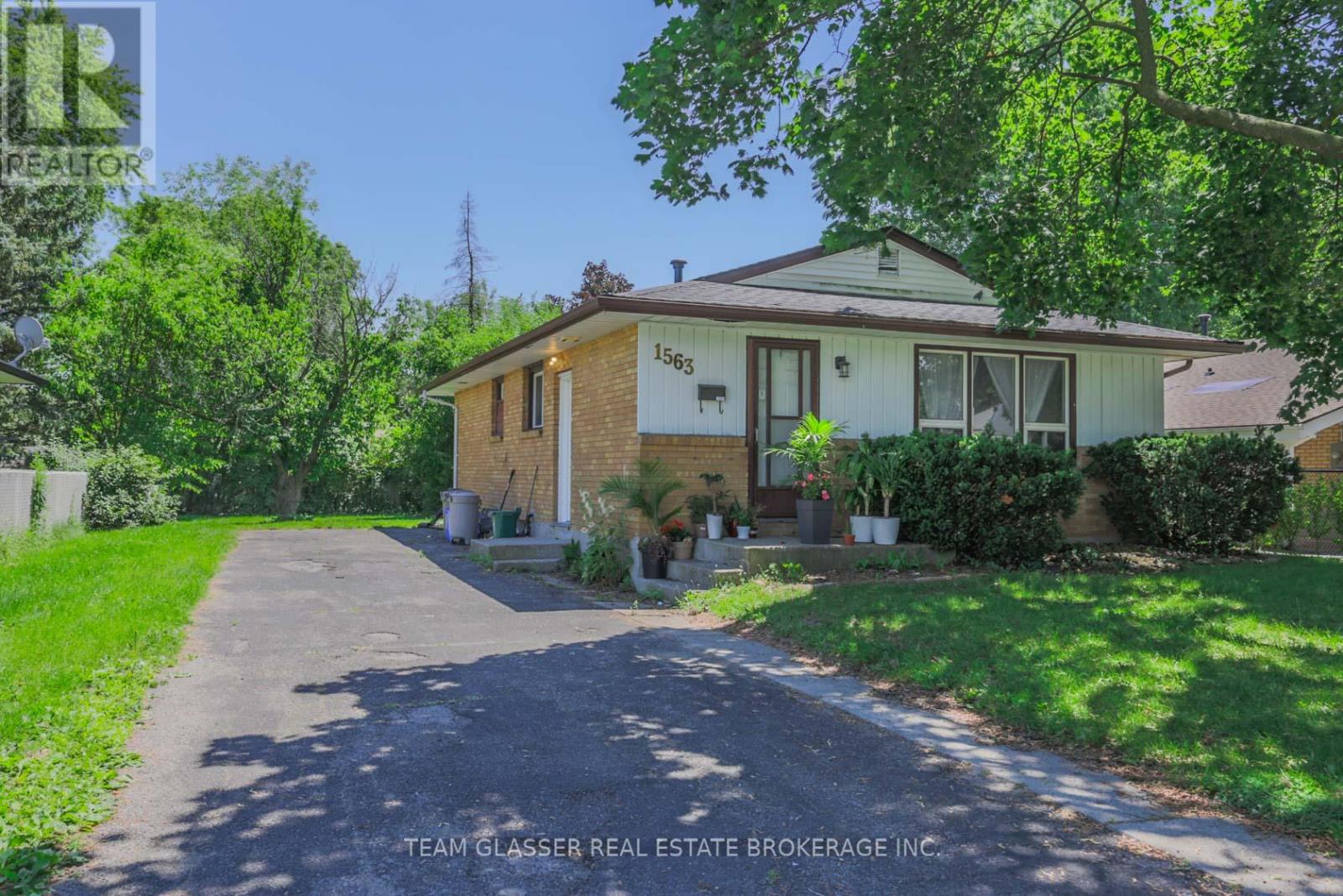 1563 DALE STREET - 2