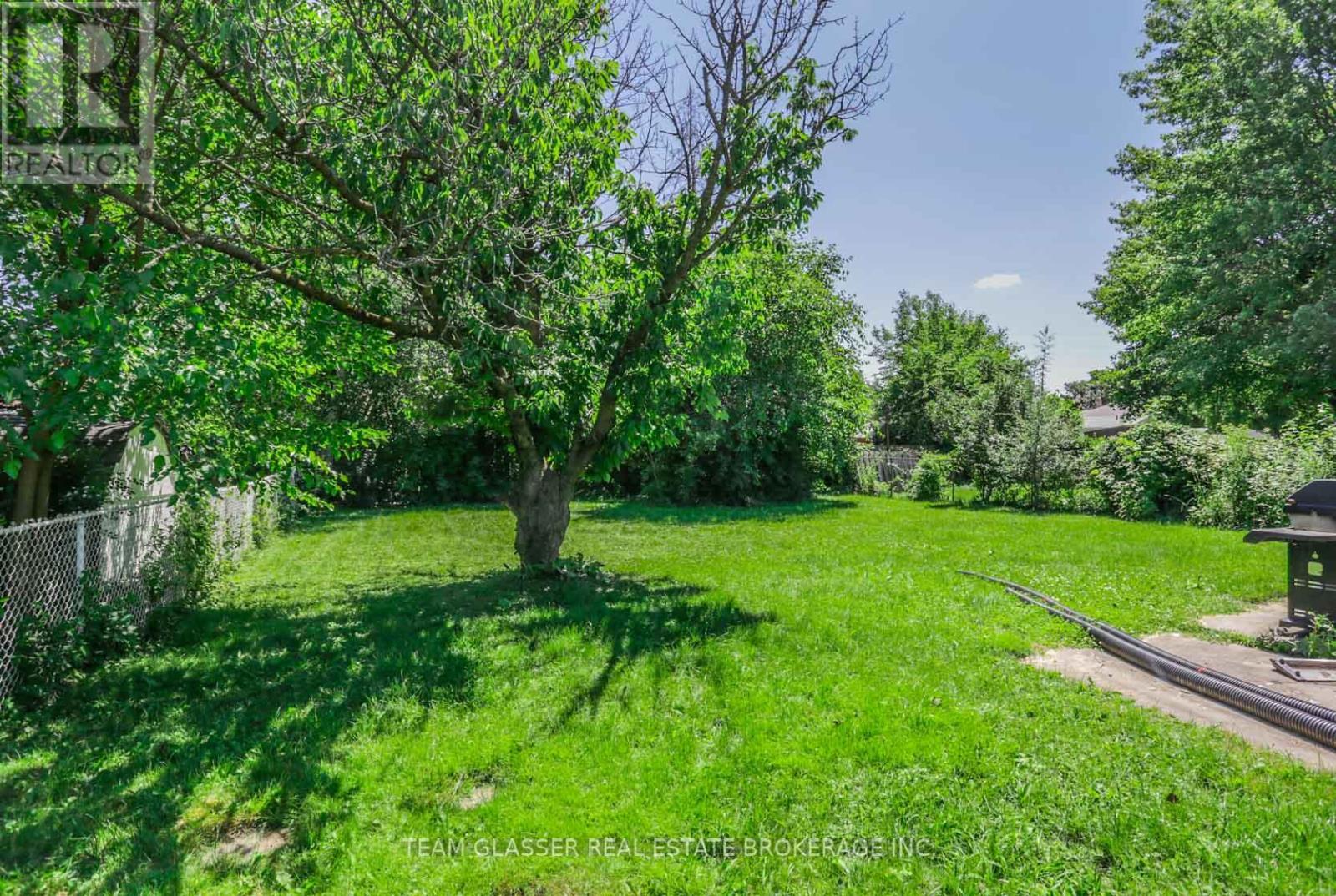 1563 DALE STREET - 4