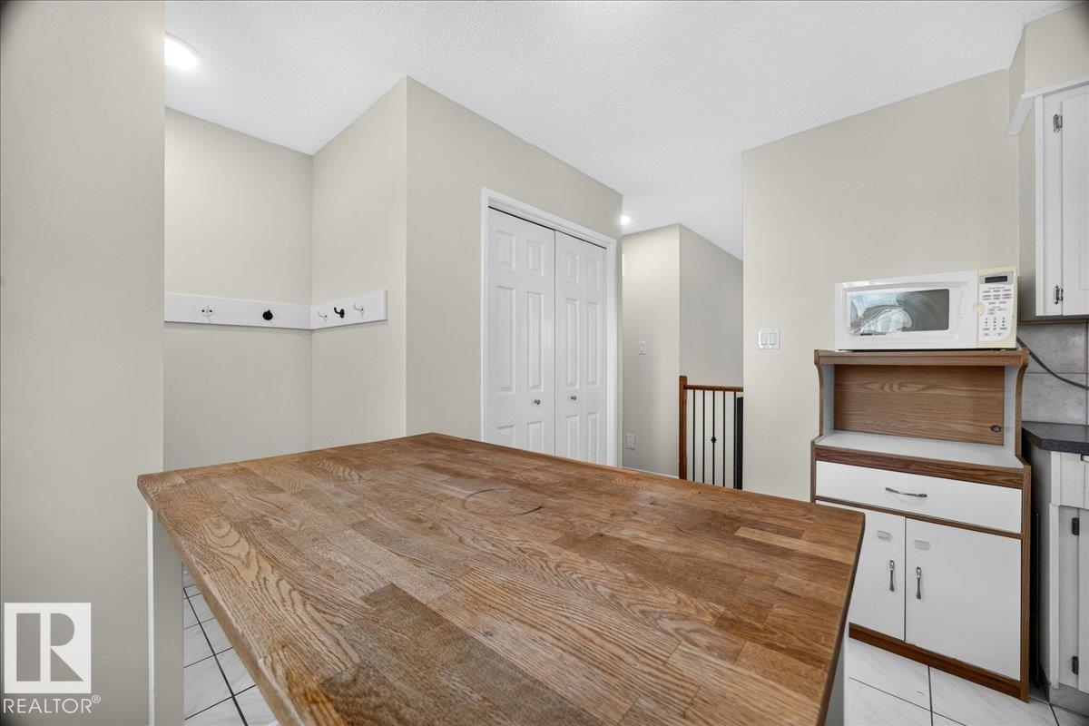 11327 165 AV NW - 20