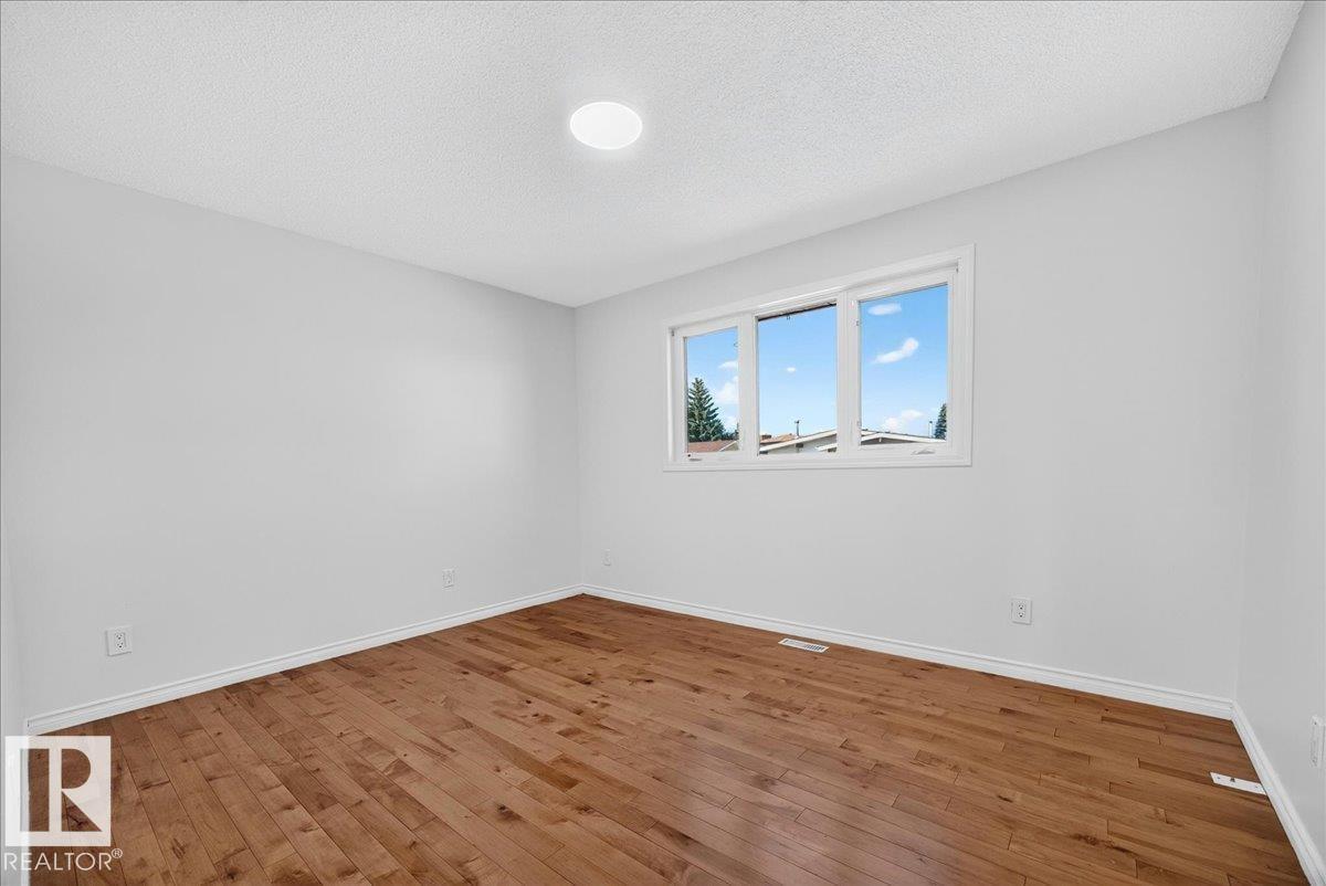 11327 165 AV NW - 25