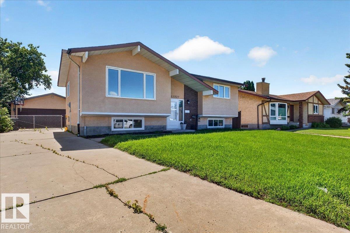 11327 165 AV NW - 4