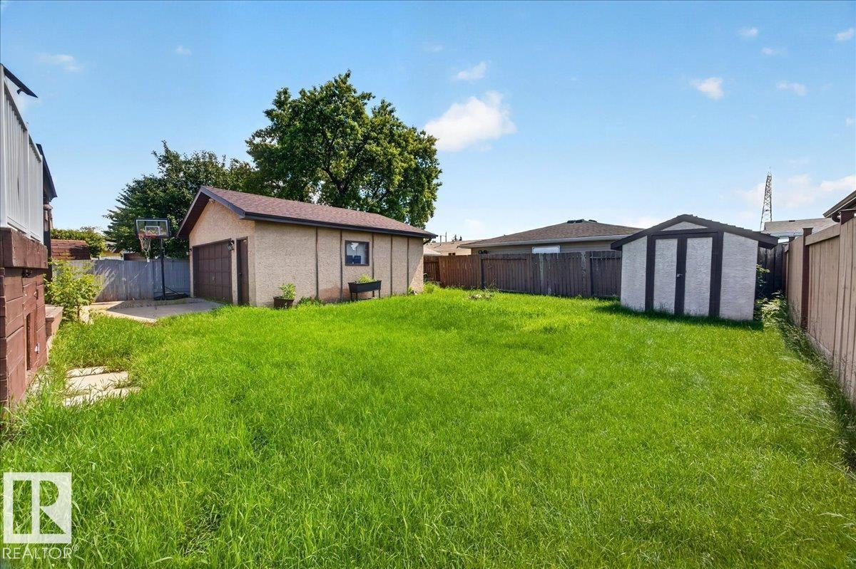 11327 165 AV NW - 44
