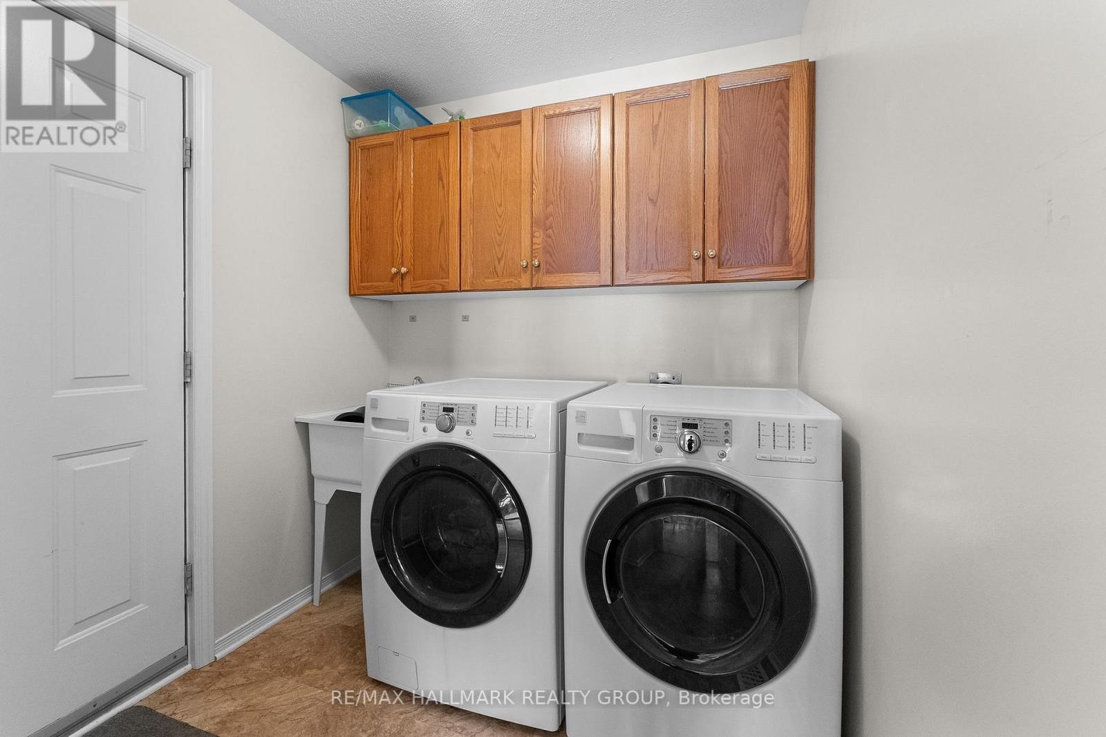 24 WENDELL AVENUE - 28