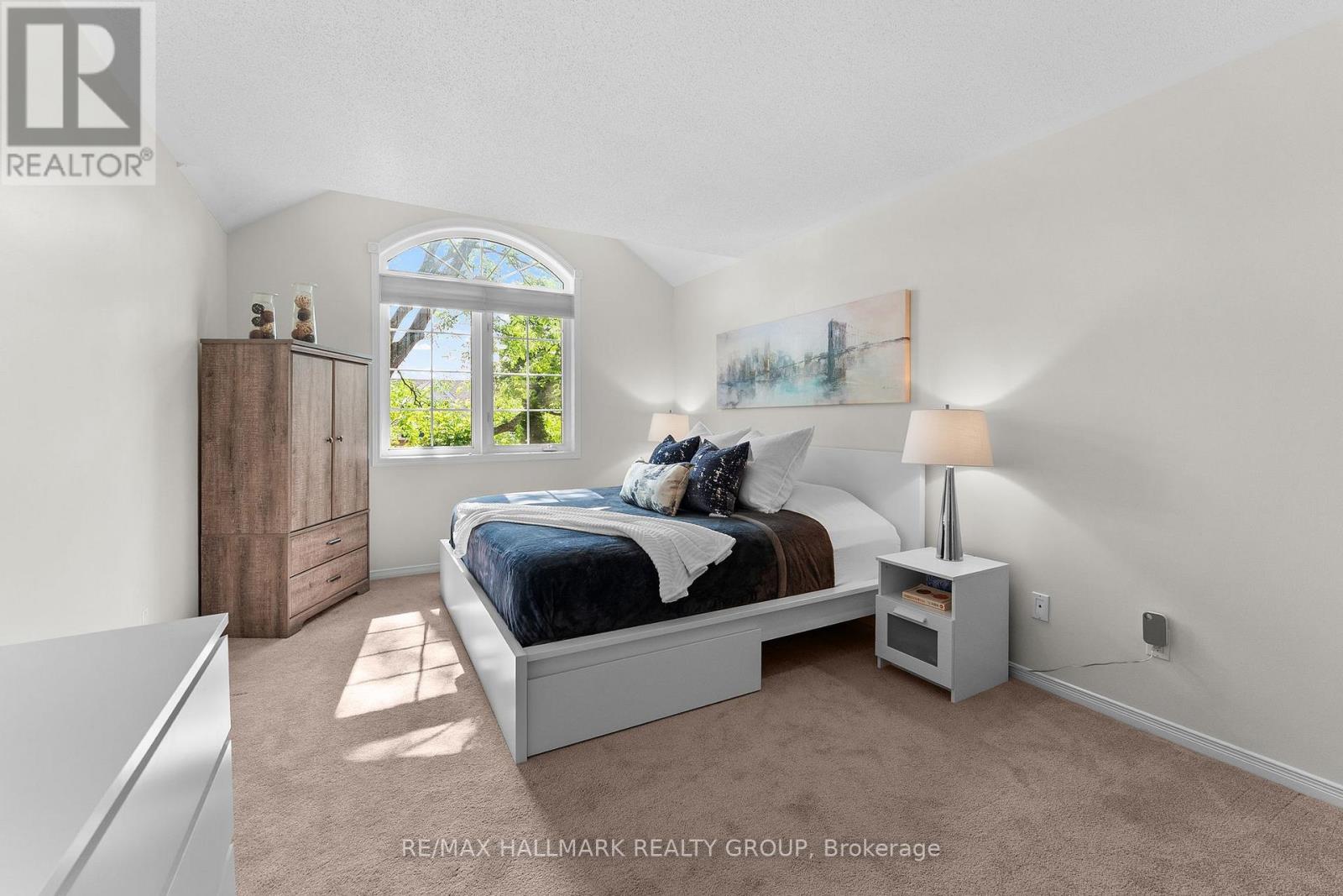 24 WENDELL AVENUE - 32