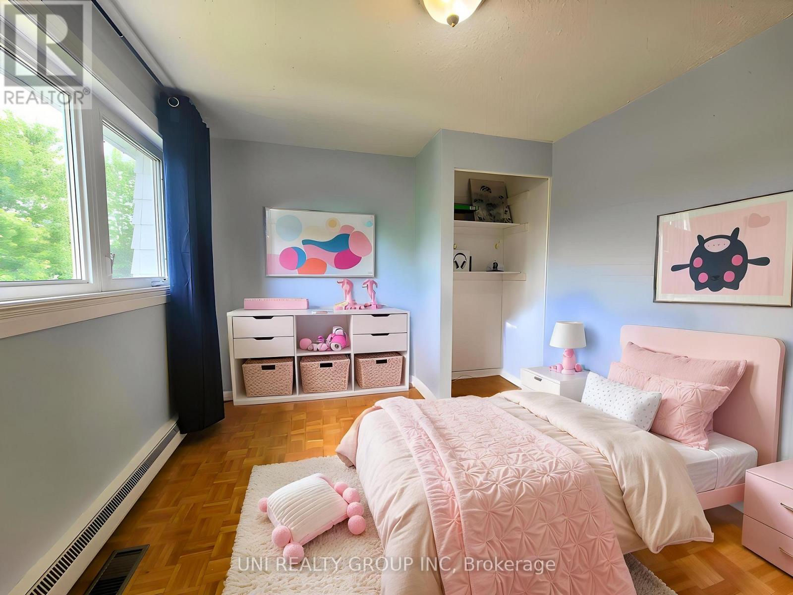 45 GRADY CRESCENT - 24