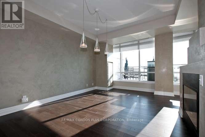 #902W 500 QUEENS QUAY W. - 12