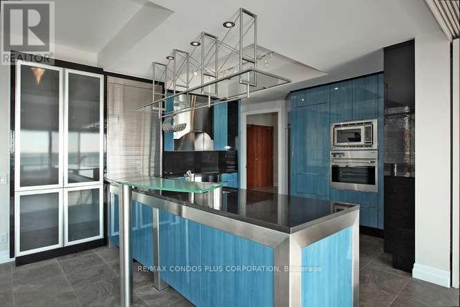 #902W 500 QUEENS QUAY W. - 17